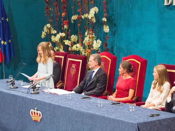 Los Reyes presidirán en Oviedo la ceremonia de entrega de los galardones el viernes 16 de octubre