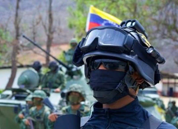 Dos muertos en enfrentamiento del Ejército venezolano con 
