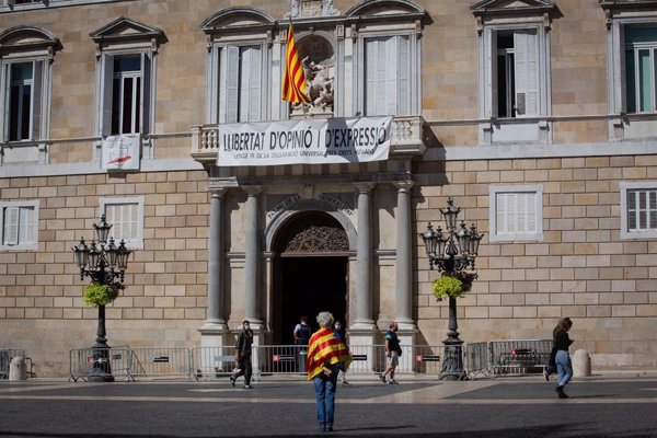 Torra se reúne en el Palau de la Generalitat con sus abogados