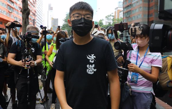 El activista de Hong Kong Joshua Wong comparece ante la Justicia por un delito de 