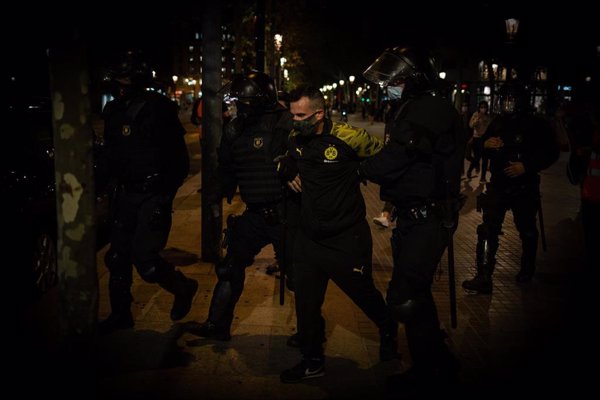 La protesta de los CDR en Barcelona en el tercer aniversario del 1-O acaba con 15 detenidos