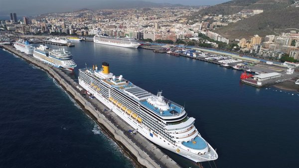 Los cruceros podrán volver a operar en los puertos canarios a partir del 5 de noviembre