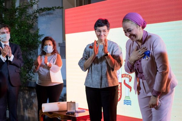 González Laya condecora en Egipto a la activista por los derechos de la mujer Nehad Abul Komsan