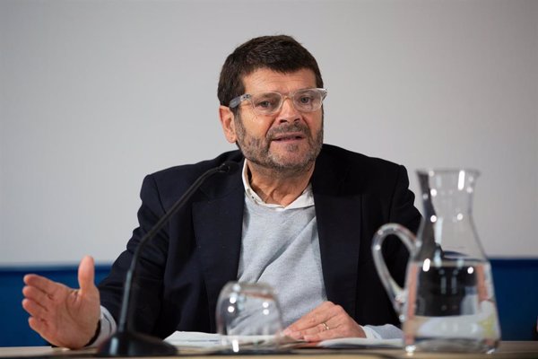Albert Batlle, ex director general de los Mossos, celebra la absolución de Trapero: 