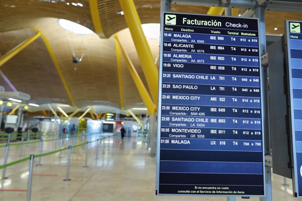 La llegada de pasajeros procedentes de aeropuertos internacionales se desploma un 90,2% en septiembre