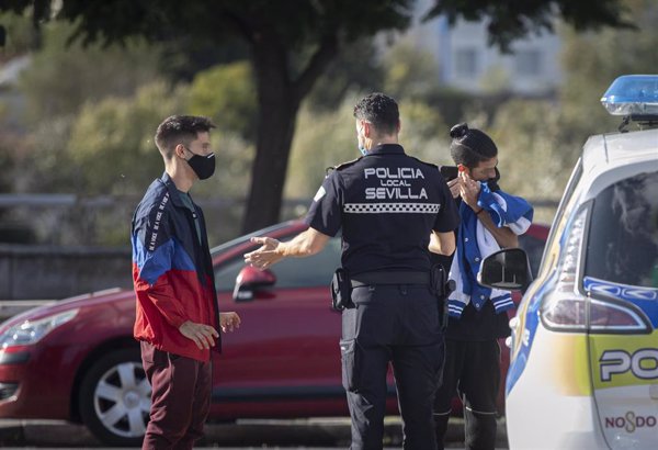 Andalucía suma 3.378 casos, más de la mitad en Granada y Sevilla, y 30 muertes en 24 horas