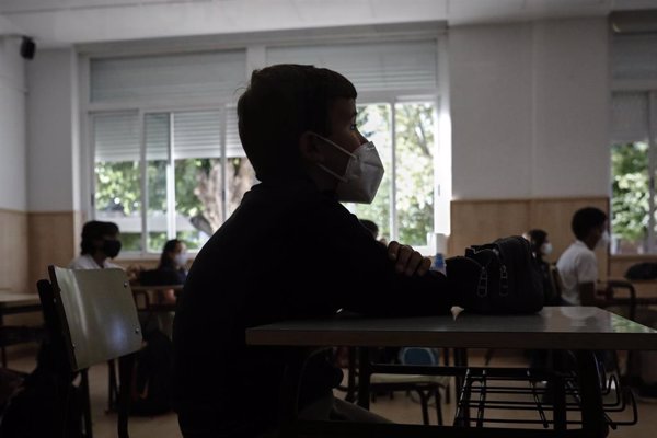 CSIF pide a las administraciones que revisen los protocolos de ventilación en las aulas por la llegada del frío