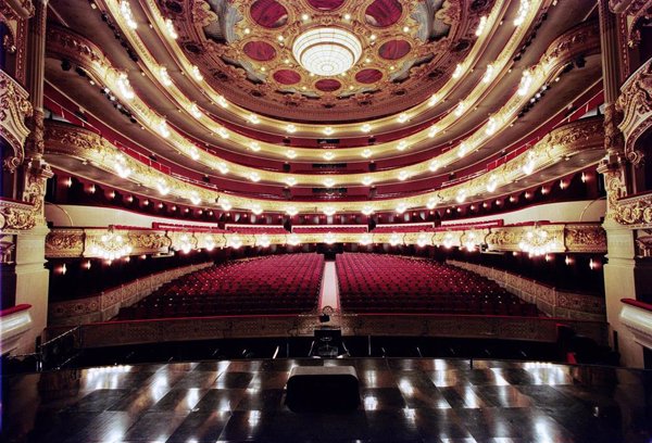 Teatros y festivales en Cataluña modifican horarios para adecuarse al toque de queda nocturno