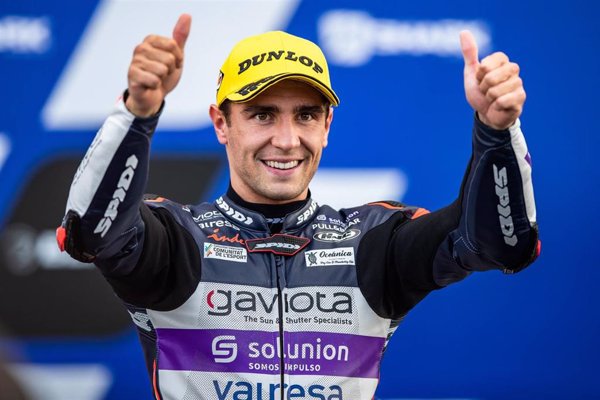 Albert Arenas conquista un agónico título de campeón de Moto3