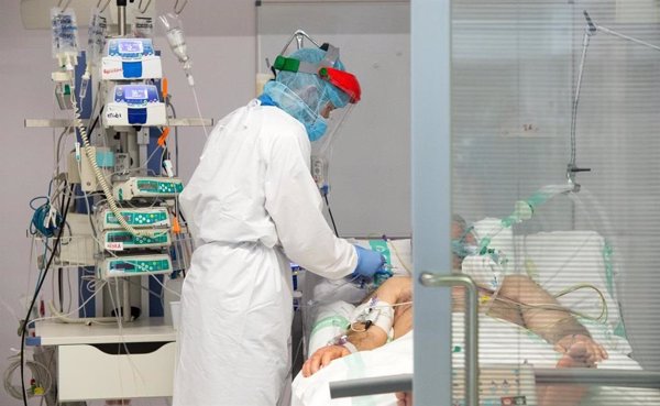Descenso significativo en los nuevos casos en C-LM y se mantiene el número de hospitalizados y fallecidos