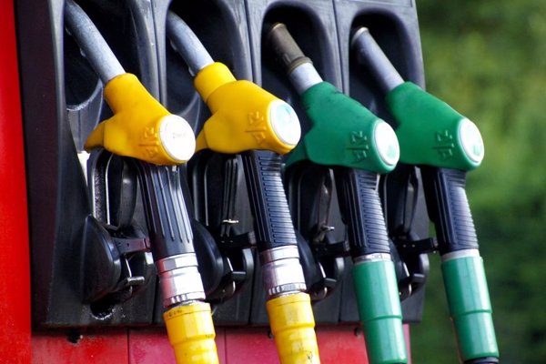 El consumo de combustibles de automoción cae 11,5% en octubre con respecto al mismo mes del año pasado