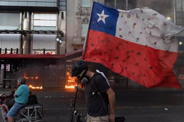 Al menos 19 detenidos en una nueva jornada de protestas en Chile con enfrentamientos con Carabineros