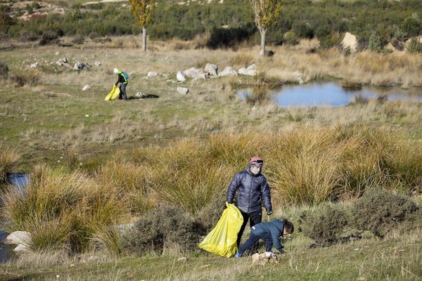 Más de 4.300 voluntarios de 'Libera' retiran 3,7 toneladas de basuraleza en 268 puntos de toda España