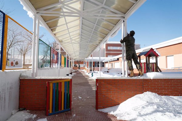 La Comunidad de Madrid registra 905 incidencias en centros educativos por el temporal de nieve