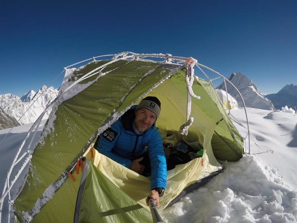 Sánchez lamenta la muerte del alpinista Sergi Mingote en el K2: 