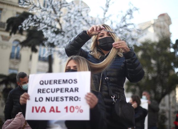 Las peluquerías se movilizarán este miércoles en toda España para reclamar la bajada del IVA al 10%