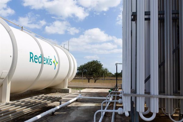 Redexis desarrolla un proyecto pionero de ahorro energético en sus plantas satélite de GNL