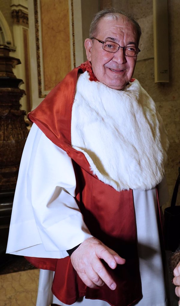 Fallece el sacerdote Fernando Salom, canónigo de honor de la Catedral de Valencia