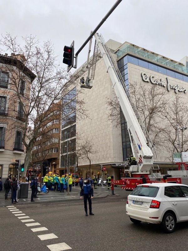 Reabierto El Corte Inglés de la calle Serrano de Madrid tras afectar un incendio a la taquería Cascabel