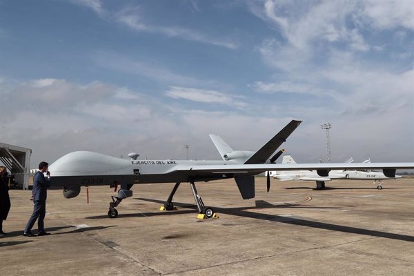 Sánchez visita los nuevos drones del Ejército del Aire, especializados en inteligencia y vigilancia