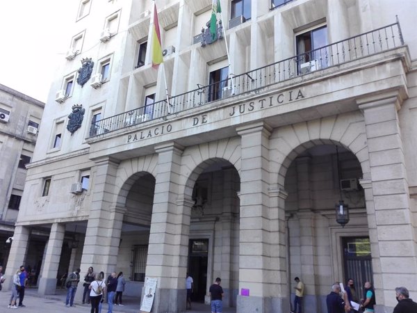 Comienza este viernes el juicio contra el acusado de asesinar a su mujer con un hacha en 2019 en Sevilla