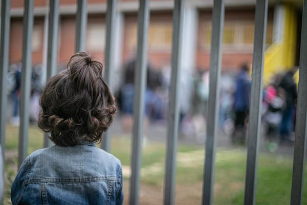 Andalucía tiene 100 aulas afectadas por Covid, el doble que el martes, y un centro escolar cerrado