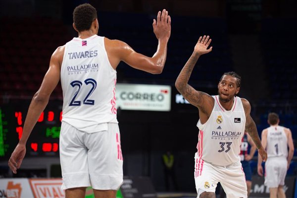 (Crónica) El Real Madrid se alivia y reivindica ante Baskonia