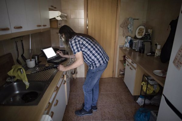 Los podólogos detectan más patologías por el teletrabajo, el sedentarismo y el deporte en casa