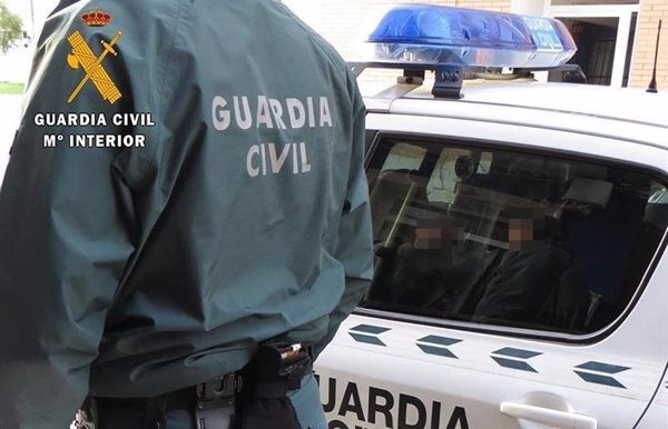 Tres detenidos tras arrollar a un guardia civil en su huida de un robo en un taller de Loyozuela (Madrid)