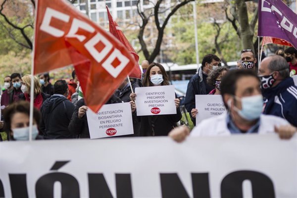 Investigadores salen a la calle para mostrar su rechazo a la reforma de la Ley de Ciencia: 