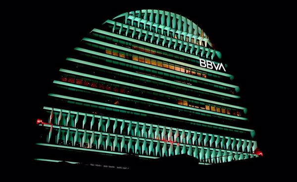 BBVA sustenta el ERE en la caída continuada de beneficios y en la transformación del sector