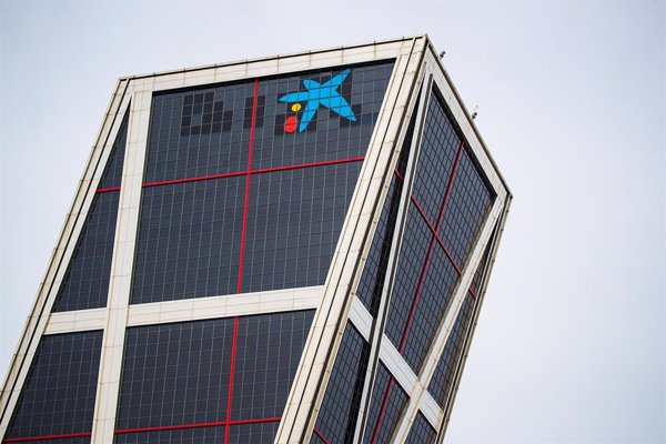 UGT cree que el ERE propuesto por CaixaBank aboca a despidos forzosos