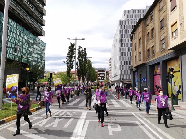 Una manifestación en Pamplona rechaza la detención de seis miembros de LAB y defiende que el sindicalismo 