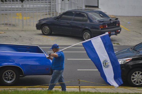 Cascada de detenciones en El Salvador por delitos de corrupción en la administración local