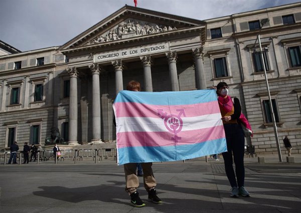 Colectivo LGTBI pide al Gobierno que 