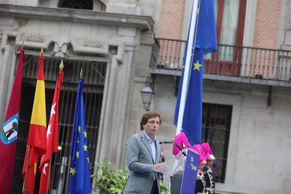 Almeida se reafirma en su compromiso con la Unión Europea y reivindica el mantenimiento de la cohesión social
