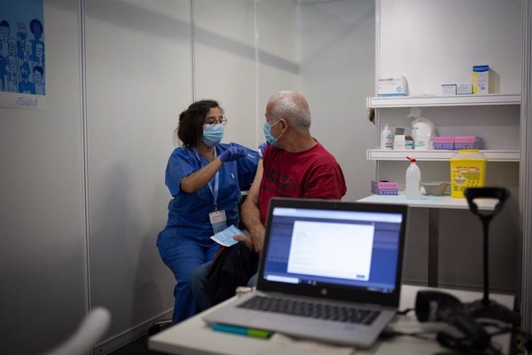 El 75% de catalanes mayores de 50 años estará vacunado en junio según Salud