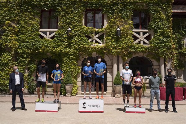 Helena Fernández de Tena y Juan Loma de la Vega reinan en el Cross Trofeo Rector Universidad Nebrija
