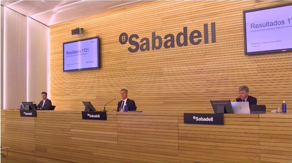 Banco Sabadell inicia conversaciones con MoraBanc para venderle su negocio bancario en Andorra