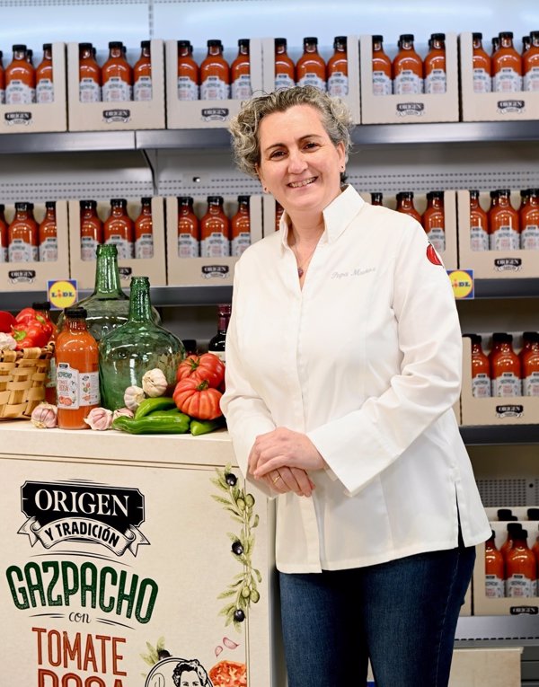 Lidl se alía con la chef Pepa Muñoz para innovar con un gazpacho de autor elaborado con tomate Rosa