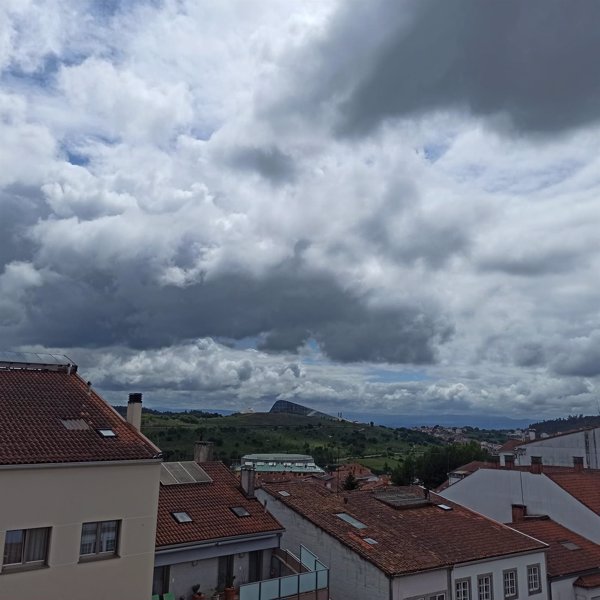 Los chubascos, las tormentas y el granizo se intensifican a partir de mañana y las temperaturas bajan 10ºC