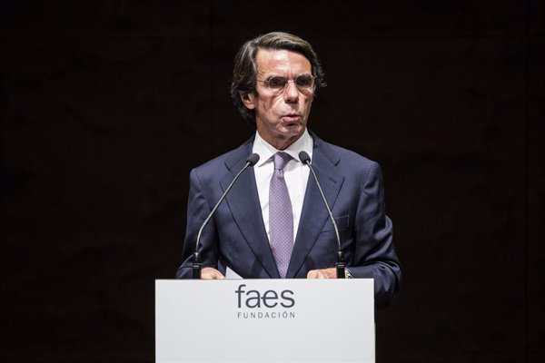 Exministros del PP coinciden con Aznar en el error político de los indultos durante la reunión del patronato de FAES