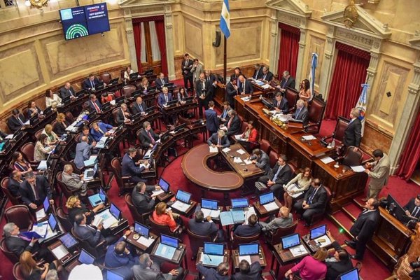 El Senado de Argentina aprueba una ley que fomenta la inclusión laboral de las personas trans