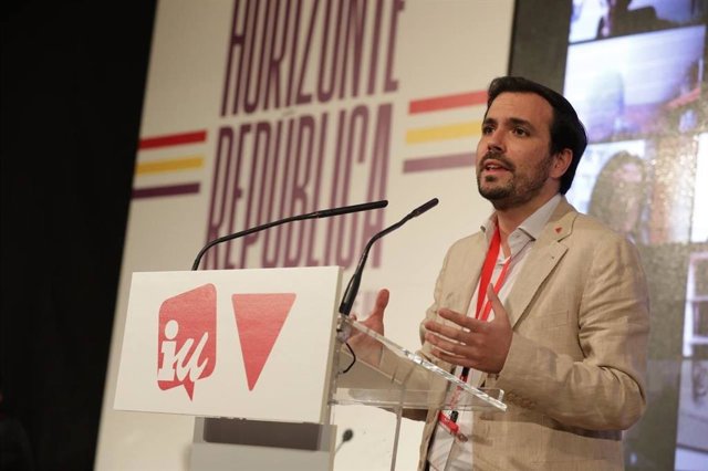 Garzón alerta de que derechos sociales y LGTBi están - Vimarsana News