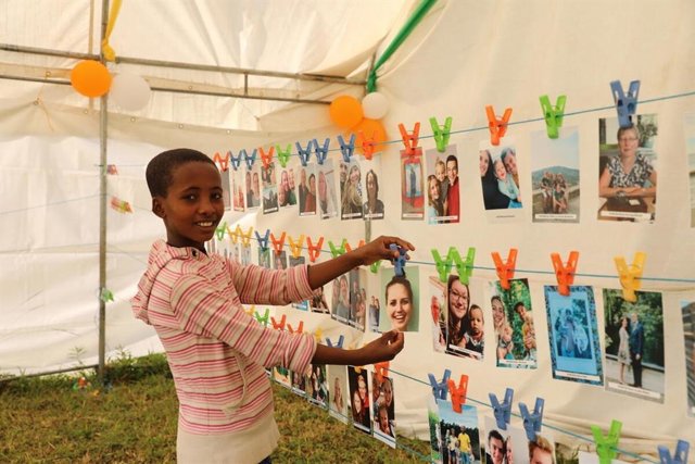 Más de 23.000 menores vulnerables escogen padrinos y madrinas en todo el mundo con la campaña 'Elegido' de World Vision - Vimarsana News