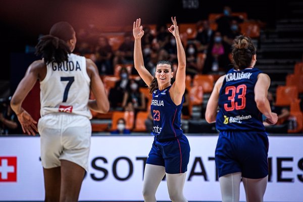 Crónica del Francia - Serbia, 54-63