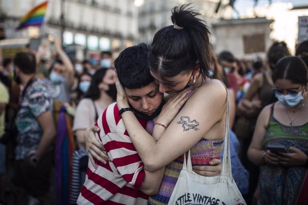 Siete de cada diez jóvenes españoles prohibiría los discursos de odio en redes sociales y el Parlamento, según estudio