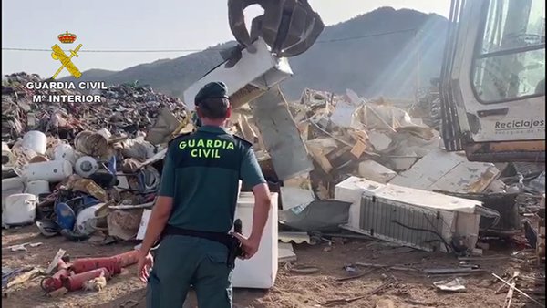 Investigadas 22 empresas de toda España por contaminar la atmósfera con más de 35.000 toneladas de CO2