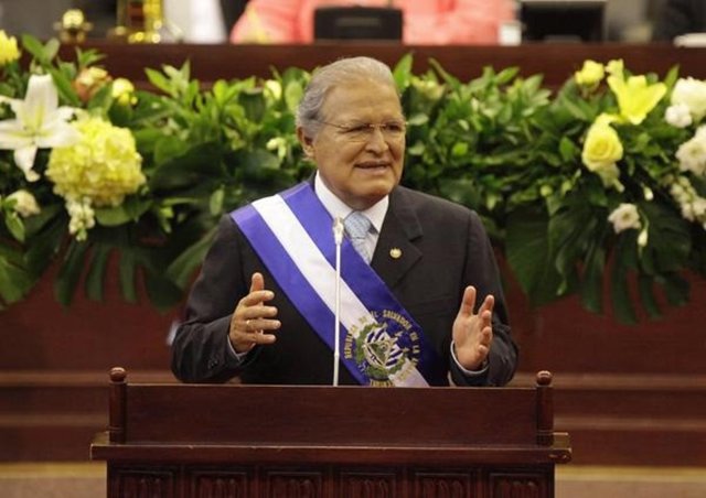 La FiscalÃ­a de El Salvador ordena detener al expresidente SÃ¡nchez CerÃ©n y arresta a cinco exfuncionarios - Vimarsana News