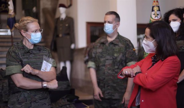 Las mujeres militares dispondrán desde septiembre de un nuevo chaleco antifragmentos adaptado a la fisonomía femenina